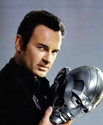 Julian McMahon