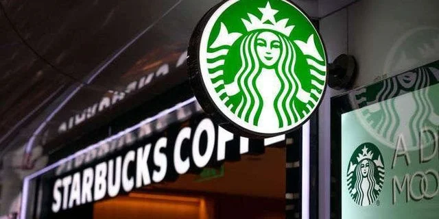 is starbucks open on thanksgiving