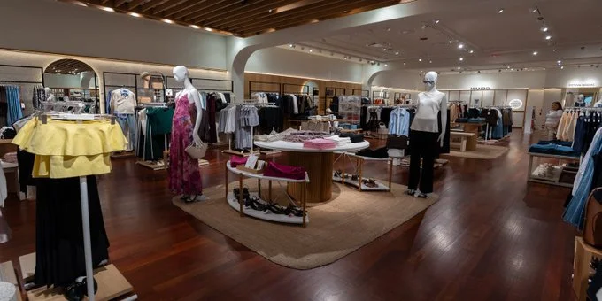 is walmart open on thanksgiving