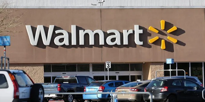 is walmart open on thanksgiving