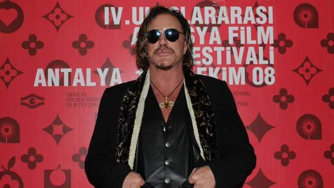 mickey rourke gofundme